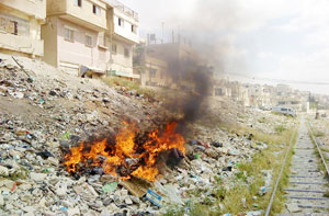 اهالي تبنة يشكون من حرق النفايات وتردي اوضاع شوارعها