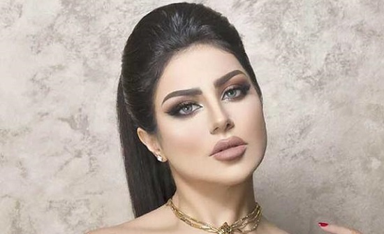 حليمة بولند تثير ضجة بملابس صيفية جريئة