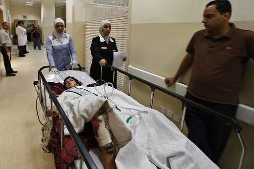 بالصور : جرحى غزة الذين وصلوا للمدينة الطبية الاربعاء بالصور : جرحى غزة الذين وصلوا للمدينة الطبية الاربعاء
