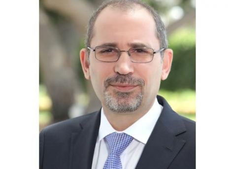 وزير الخارجية يجري اتصالا هاتفيا مع نظيره الصيني