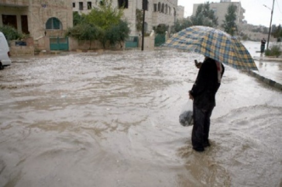 شكوى من تجمع مياه امام مدرسة ثانوية ببني كنانة