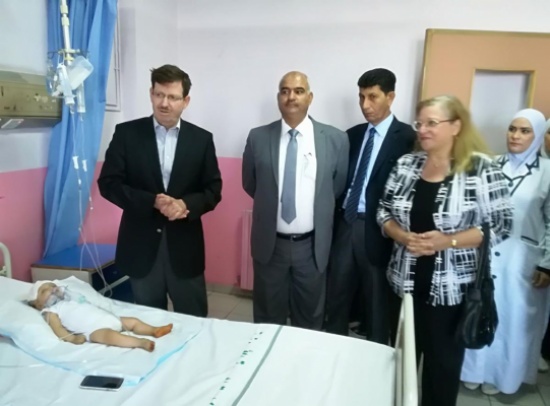 وزير الصحة يتفقد مستشفى البشير صبيحة العيد وزير الصحة يتفقد مستشفى البشير صبيحة العيد