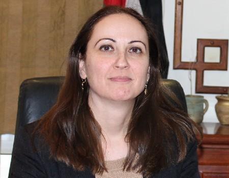 "الصناعة والتجارة" تكرم أقدم موظفاتها بمناسبة عيد الأم ويوم المرأة العالمي "الصناعة والتجارة" تكرم أقدم موظفاتها بمناسبة عيد الأم ويوم المرأة العالمي