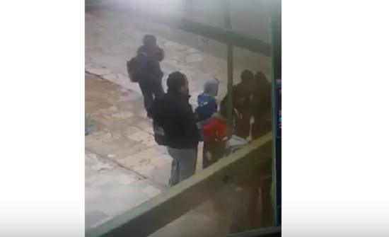 بالفيديو : ما حقيقة اختطاف طفل في مادبا من قبل سياح