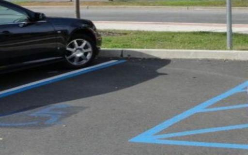 مصري أشبع جاره ضرباً على "موقف سيارة " !