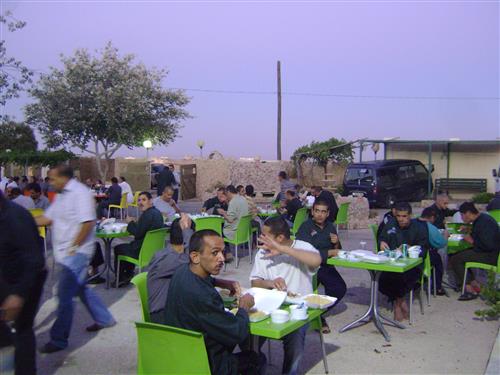 حفل إفطار لنزلاء مركز الكرك للرعاية والتأهيل حفل إفطار لنزلاء مركز الكرك للرعاية والتأهيل
