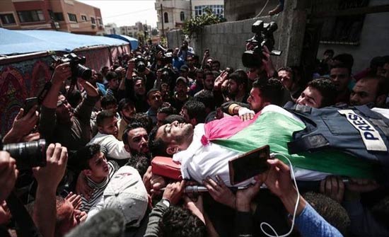 الجيش الإسرائيلي يعترف بقتل صحفي فلسطيني لم يشكل خطرا على جنوده الجيش الإسرائيلي يعترف بقتل صحفي فلسطيني لم يشكل خطرا على جنوده