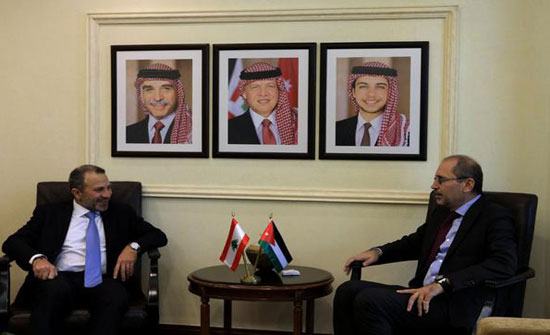 الأردن سيعيد فتح المعبر الحدودي مع سوريا "بعد الاتفاق على جميع الترتيبات" الأردن سيعيد فتح المعبر الحدودي مع سوريا "بعد الاتفاق على جميع الترتيبات"