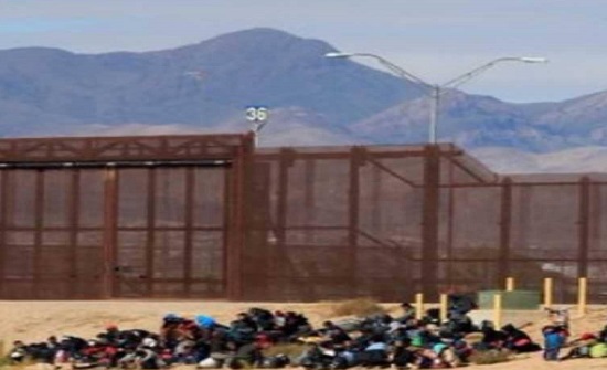 غضب بعد وفاة طفلة مهاجرة من الجوع في مركز احتجاز أميركي