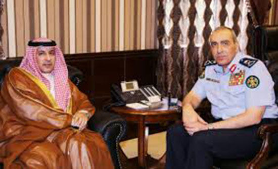 مدير الامن يبحث مع السفير الكويتي التعاون مدير الامن يبحث مع السفير الكويتي التعاون