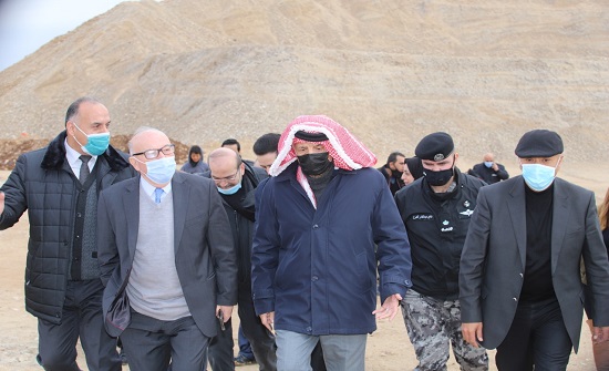 بتوجيهات ملكية: فريق وزاري يتفقد مشروع تأهيل تلال الفوسفات في الرصيفة بتوجيهات ملكية: فريق وزاري يتفقد مشروع تأهيل تلال الفوسفات في الرصيفة