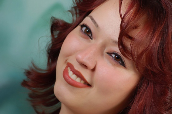 الفنانة ماضي تظفر بجائزة أميرة العنقاء الذهبية الدولية الفنانة ماضي تظفر بجائزة أميرة العنقاء الذهبية الدولية