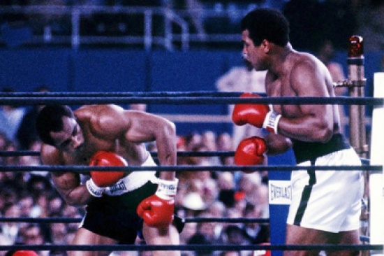 أهم لحظات تاريخية في مسيرة الملاكم الراحل محمد علي الرياضية