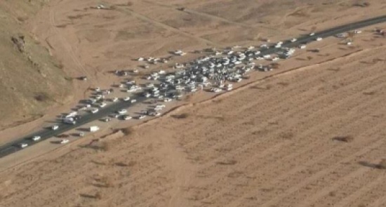 صور جوية لتجمهر حول حادث يعيق هبوط الإسعاف الجوي بالمدينة صور جوية لتجمهر حول حادث يعيق هبوط الإسعاف الجوي بالمدينة
