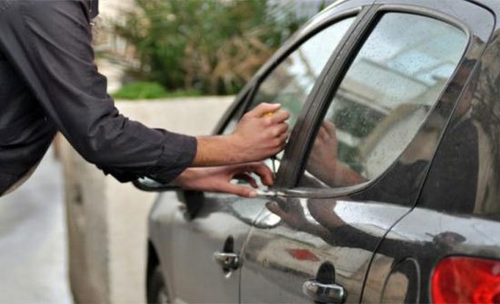 الامن يحقق بالعثور على جثة داخل مركبة في الزرقاء الامن يحقق بالعثور على جثة داخل مركبة في الزرقاء