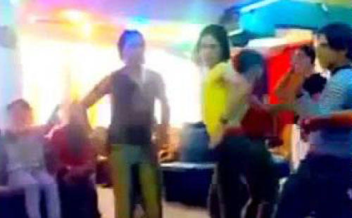 القبض على مثليين وشاذين في صالة افراح بعمان القبض على مثليين وشاذين في صالة افراح بعمان