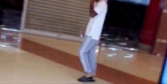 بالصور: مجهول يهاجم 4 نساء بمادة الأسيد في جدة ويلوذ بالفرار ! بالصور: مجهول يهاجم 4 نساء بمادة الأسيد في جدة ويلوذ بالفرار !