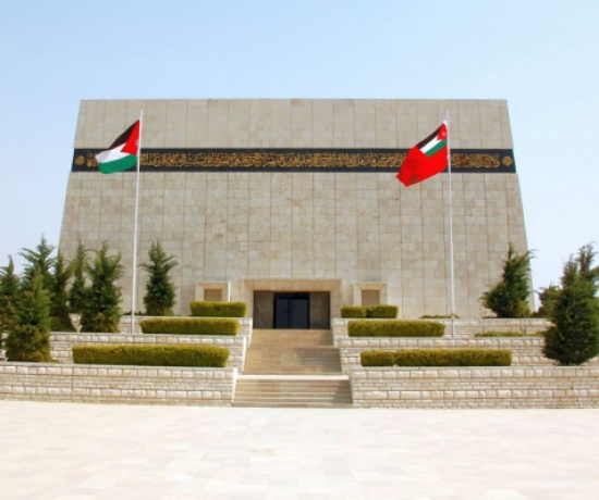 صرح الشهيد يقيم يوماً وطنياً بمناسبة اليوبيل الذهبي لمعركة الكرامة صرح الشهيد يقيم يوماً وطنياً بمناسبة اليوبيل الذهبي لمعركة الكرامة