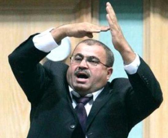 النائب خليل عطية يستفسر اسباب هروب الاستثمارات من المملكة النائب خليل عطية يستفسر اسباب هروب الاستثمارات من المملكة