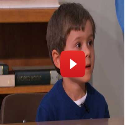 طفل عبقري يعرف بلدان العالم وعواصمها