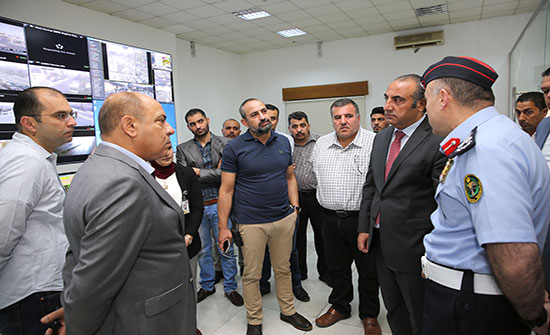 الشواربه وبينو يتفقدان وحدة التحكم المروري التابعة لأمانة عمان الشواربه وبينو يتفقدان وحدة التحكم المروري التابعة لأمانة عمان