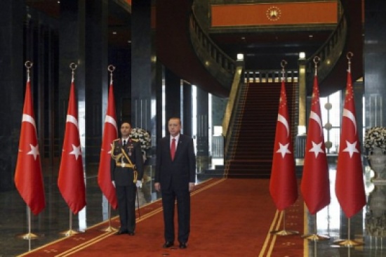 حبس تركي لأنه يرفض تقديم الشاي لأردوغان!