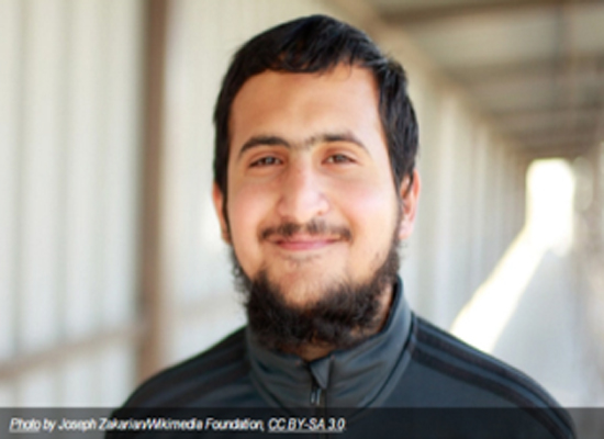 مئة ألف تعديل يجريه طالب في الجامعة الهاشمية في موسوعة ويكيبيديا العربية بهاتفه النقال