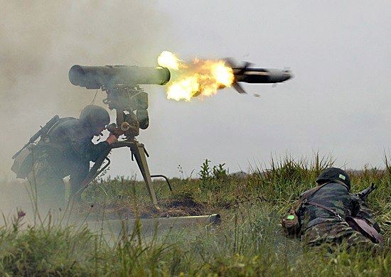 القسام يفجر آلية عسكرية اسرائيلية بصاروخ " كورنيت "