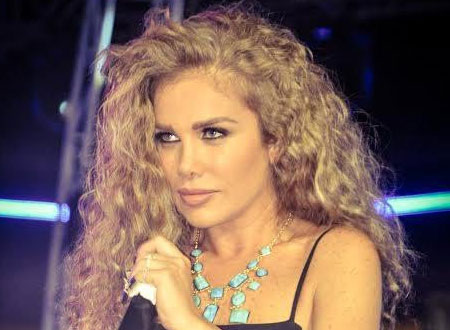 نيكول سابا تطير إلى الهند للاستجمام نيكول سابا تطير إلى الهند للاستجمام