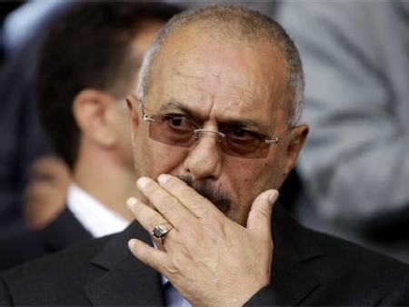 المالية اليمنية تعيد 350 مليون دولار من الرئيس السابق للخزينة العامة