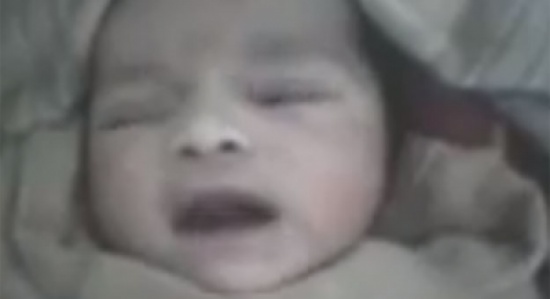 بالفيديو : في ظاهرة غريبة طفل ينطق كلمة الله عند ولادته بدل البكاء بالفيديو : في ظاهرة غريبة طفل ينطق كلمة الله عند ولادته بدل البكاء