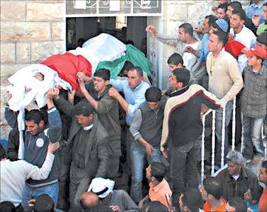 استشهاد شاب فلسطيني من الجلزون متأثرا بجروح استشهاد شاب فلسطيني من الجلزون متأثرا بجروح