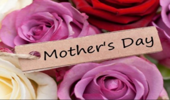 "لإنها بتستناك-إرجعلها بالسلامة".. حملة بعيد الأم