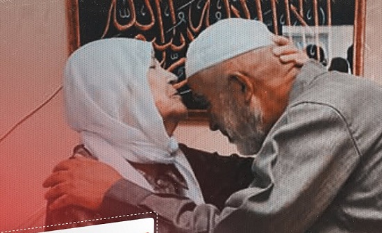 شاهد.. لحظات مؤثرة خلال وداع "شيخ الأقصى" أمه شاهد.. لحظات مؤثرة خلال وداع "شيخ الأقصى" أمه
