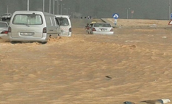 محافظ الكرك يتفقد المناطق المتضررة جراء السيول محافظ الكرك يتفقد المناطق المتضررة جراء السيول