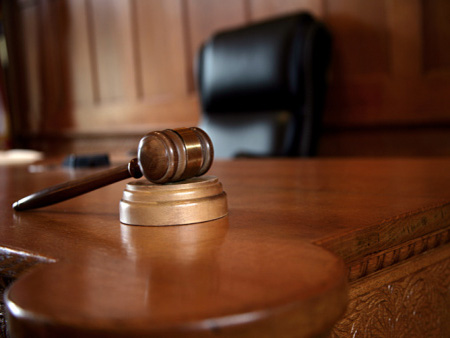 بدء محاكمة المتهم في قضيتي اموال انفست وسرى حضوريا بدء محاكمة المتهم في قضيتي اموال انفست وسرى حضوريا
