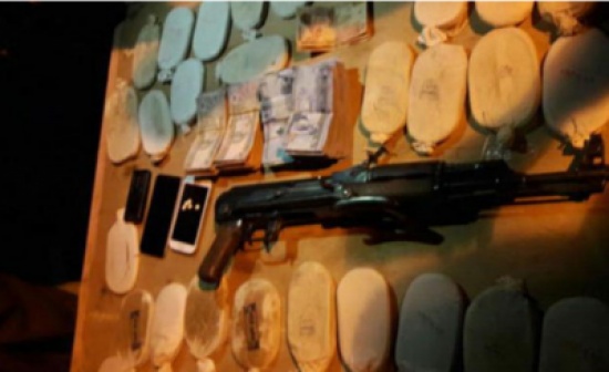 ضبط 42 "كف" حشيش بعد مطاردة وتبادل لإطلاق النار