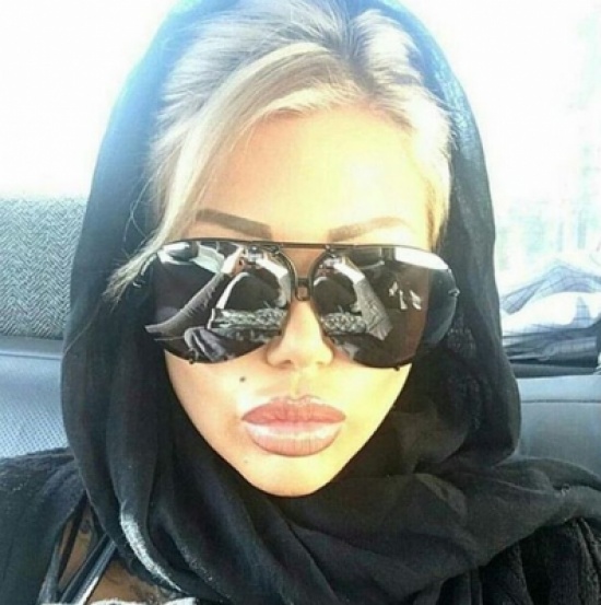 “مرتدية الزيّ الشرعي الإيرانيّ” .. لهذا السبب تتواجد نجمة أفلام إباحيّة مشهورة في طهران “مرتدية الزيّ الشرعي الإيرانيّ” .. لهذا السبب تتواجد نجمة أفلام إباحيّة مشهورة في طهران
