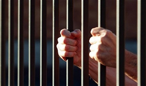 شاب قتل سيدة وزوجها بعد فشله فى سرقتهما بمصر شاب قتل سيدة وزوجها بعد فشله فى سرقتهما بمصر