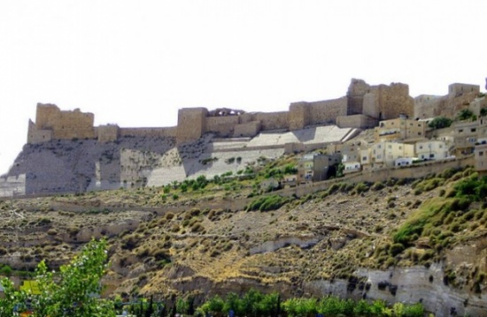 بحث تشكيل ائتلاف للجمعيات الخيرية في محافظة الكرك