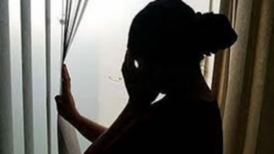 زوجة تطلب الخلع لإجبار زوجها لها علي مشاهدة الأفلام الإباحية