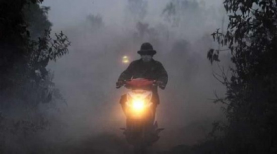 إندونيسيا ترفض بحثاً أمريكيا قال إن مئة ألف توفوا بالضباب الدخاني