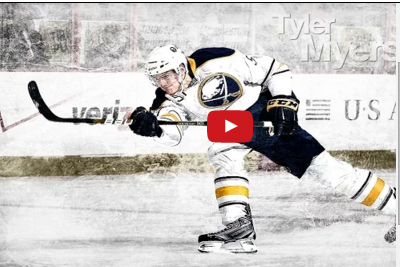 بالفيديو  : كيف يحولون ملعب كرة القدم إلى هوكي؟