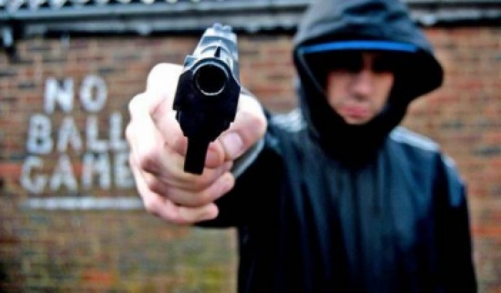 بالفيديو.. على طريقة فيلم عبده موتة طفل يقتل ولدين! بالفيديو.. على طريقة فيلم عبده موتة طفل يقتل ولدين!