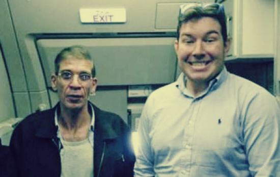 مفاجأة| صاحب سيلفي الطائرة المصرية المخطوفة "طلع مجرم" !