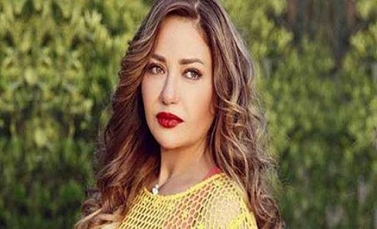 بالفيديو : رقص ليلى علوي على أغنية "وحكايتك إيه ياللي" في حفل عمرو دياب بالفيديو : رقص ليلى علوي على أغنية "وحكايتك إيه ياللي" في حفل عمرو دياب