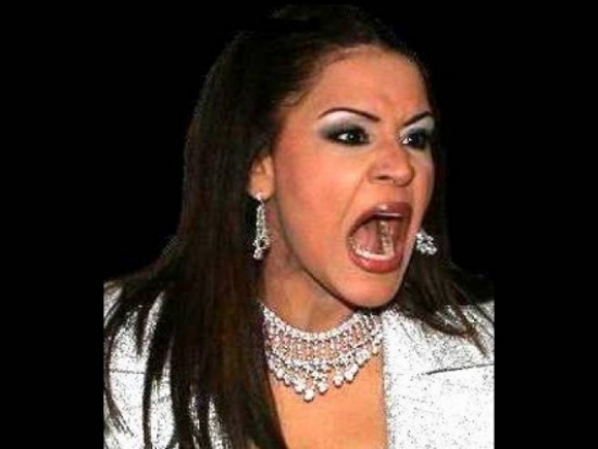أحلام: "انا قصدت بالزبالة شخصين فقط هما.."! أحلام: "انا قصدت بالزبالة شخصين فقط هما.."!