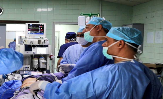 خمسيني يستعيد القدرة على الكلام بعد عملية في المدينة الطبية