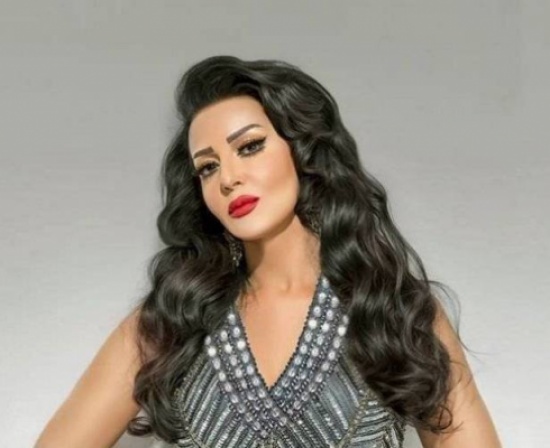 ما سبب اختفاء سمية الخشاب عن الأضواء؟