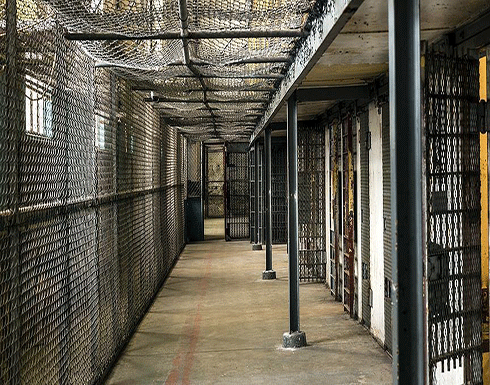 إدارة السجون الإسرائيلية تقرر تقليص كميات الطعام للمعتقلين